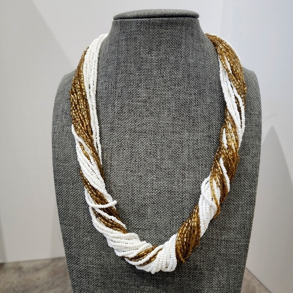 ๐ฉ๐ถ๐ป๐๐ฎ๐ด๐ฒ ๐๐ผ๐น๐ฑ ๐ฎ๐ป๐ฑ ๐ช๐ต๐ถ๐๐ฒ ๐๐ฒ๐ฎ๐ฑ๐ฒ๐ฑ ๐ง๐๐ถ๐๐ ๐ฆ๐ฒ๐ฒ๐ฑ ๐๐ฒ - Picture 1 of 9